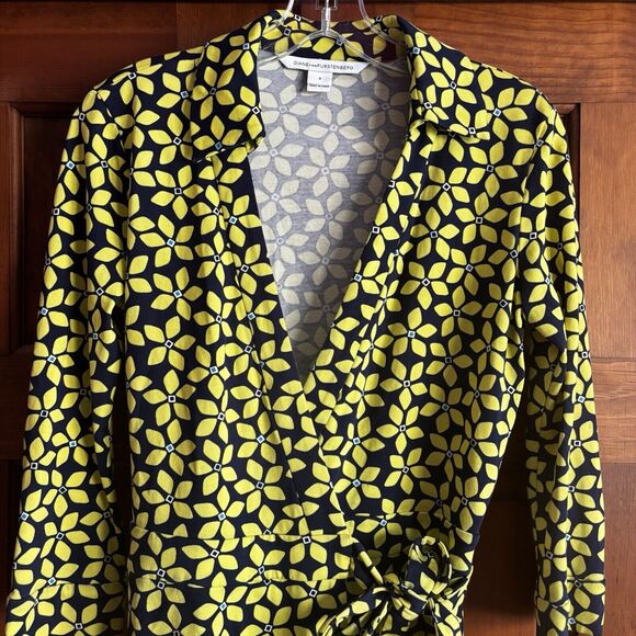 Diane Von Furstenberg Blue Yellow Floral Romper Women's Size 4 US Cotton Silk - Picture 3 of 12